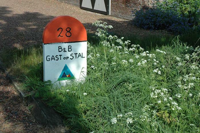 Gastopstal Wyns Екстериор снимка